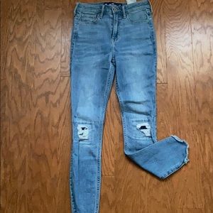 hollister jeans!!